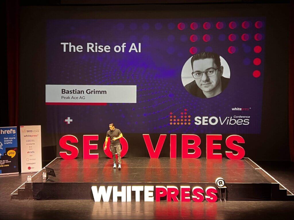 Előadó beszél a SEO Vibes konferencián